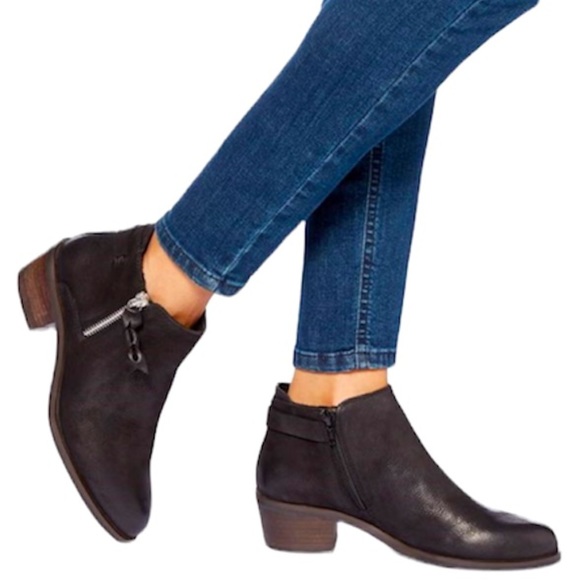 Steve Madden Kyle Nubuck Stacked Heel Black Ankle Boots NWOT - Picture 11 of 11